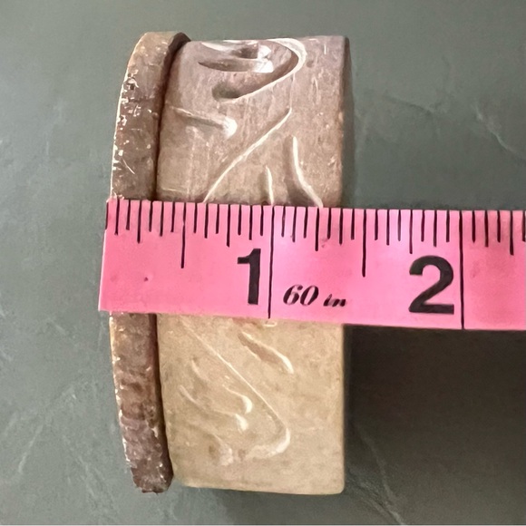 Vintage SOAPSTONE Hand-carved ROSE DESIGN Motif BEAUTIFUL Stone TRINKET BOX - Picture 6 of 14